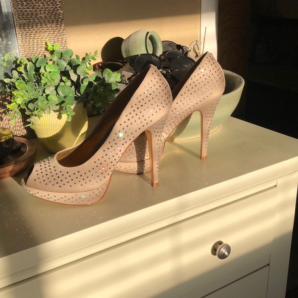 Ted Baker Crystal heels. Champagne silky crystal encrusted. Stunning!!
